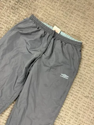 ¡¡OFERTA!! Talla L Pantalón Umbro Impermeable