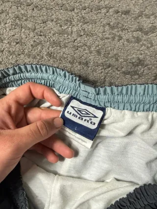 ¡¡OFERTA!! Talla L Pantalón Umbro Impermeable