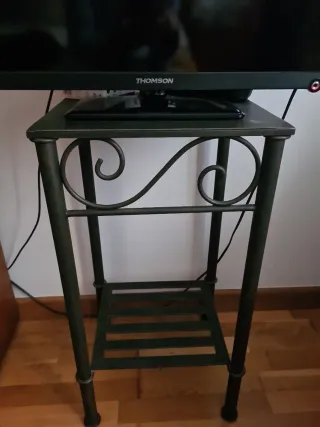 Mesa televisión. 36x40x78.