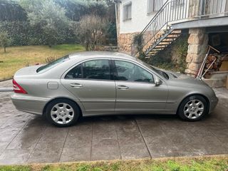 NUEVO Mercedes-Benz C200