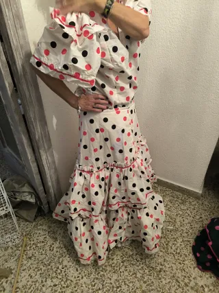 Falda y blusa flamenca lunares