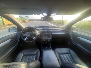 Mercedes-Benz R320 2009