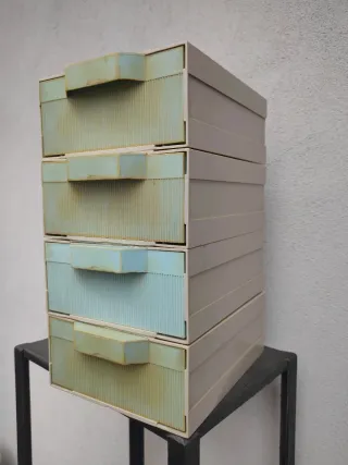 Cassettiera vintage in plastica