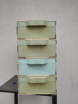 Cassettiera vintage in plastica