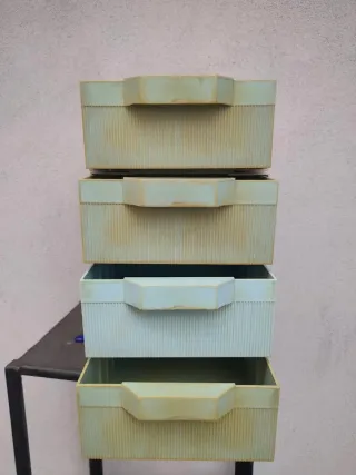 Cassettiera vintage in plastica