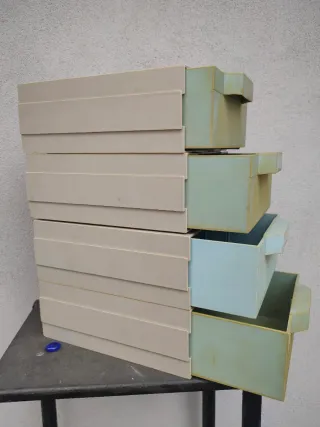 Cassettiera vintage in plastica