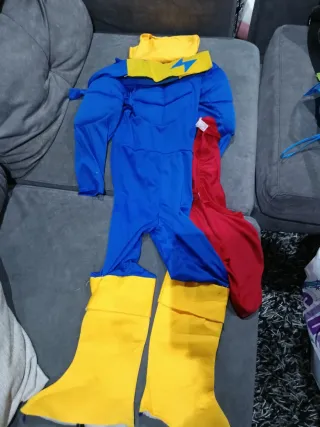 Disfraz Superhéroe musculoso. Talla 5-6años