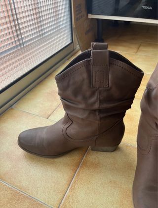Botines de cuero marrones