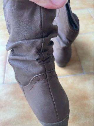 Botines de cuero marrones