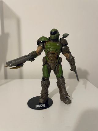 Figura Doom Slayer Neca (sin caja)
