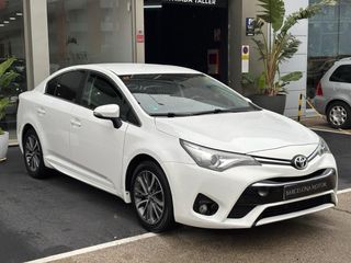 Toyota Avensis (etiqueta verde “c”)