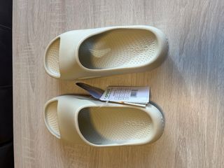 Sandalias Crocs Beige Talla 37-38