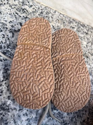 VENDO BOTITAS NIÑO AZUL MARINO TALLA 22 A ESTRENAR