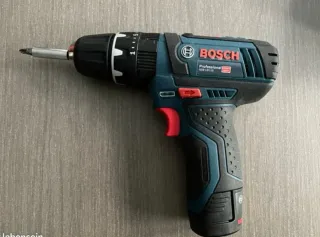 Taladro Bosch 12V con maletín y accesorios