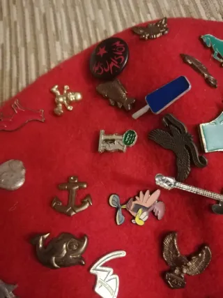 Colección de pins años 80