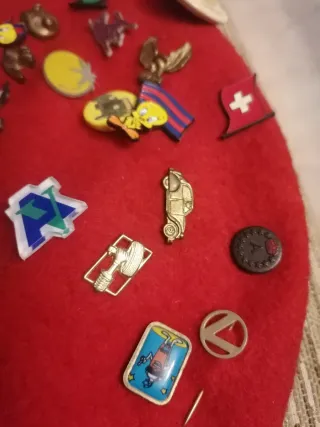 Colección de pins años 80