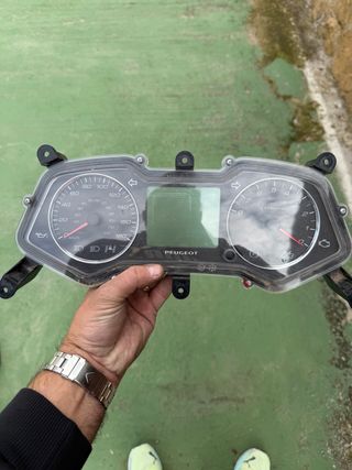 Marcador Peugeot Metropolis 2020