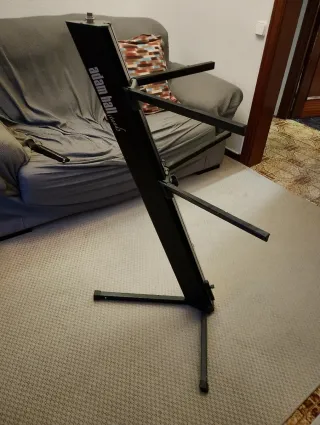 Soporte Doble Teclados Adam Hall