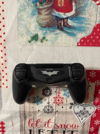 PlayStation 4 Nera