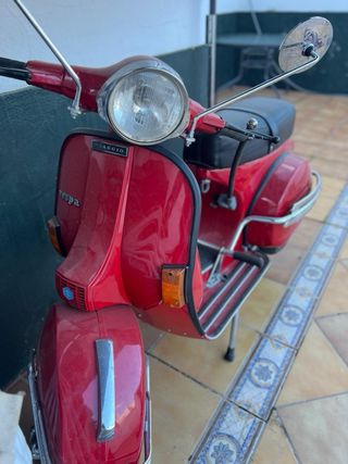 Vespa P200e