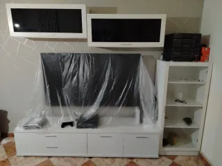 Mueble de salón blanco