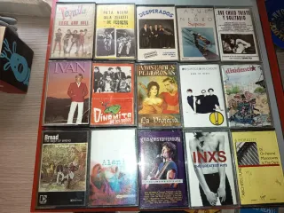 Cassettes pop y rock Movida, internacional etc.