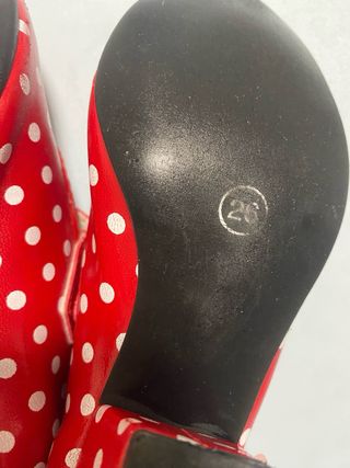 Zapatos de tacón de niña con lunares talla 26