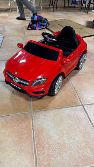 Coche eléctrico infantil Mercedes AMG