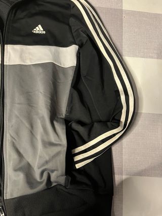Chaqueta Adidas Negra y Gris