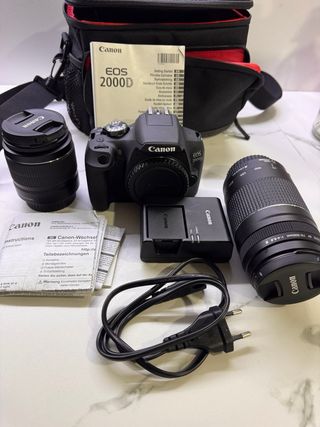 Fotocamera Canon EOS 2000D + Accessori