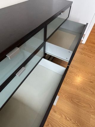 Cómoda 8 cajones 160cm vidrio esmerilado