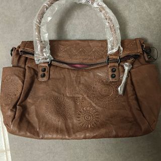 Borsa Desigual marrone con dettagli