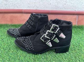 Botines negros tachuelas talla 38