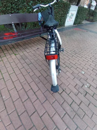 Bicicleta de paseo negra