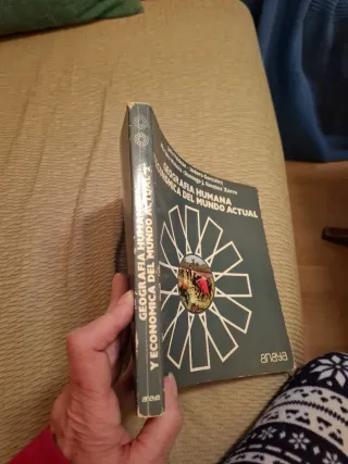 Libro de texto EGB Geografía  humana