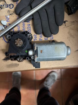 Motor elevalunas derecho y botón