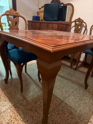 Mueble antiguo de madera