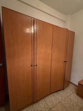 Mueble antiguo de madera