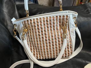 Bolso Piel Blanco y Dorado Elegante. Unico