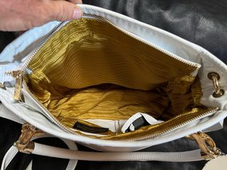 Bolso Piel Blanco y Dorado Elegante. Unico