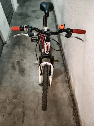 Bicicleta Infantil 20 6-9 años en perfecto estado.