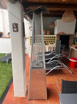 Estufa de butano exterior metálica