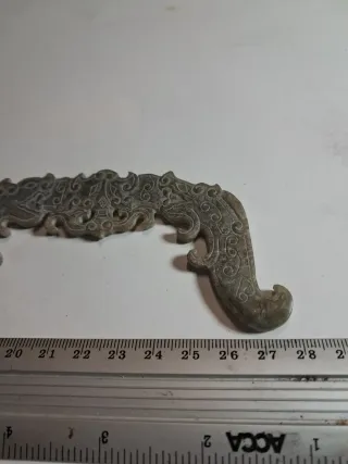 Antica incisione in pietra drago