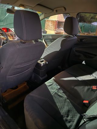 Ford Fiesta 1.6 90cv titanium