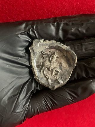 Sello antiguo de plomo réplica