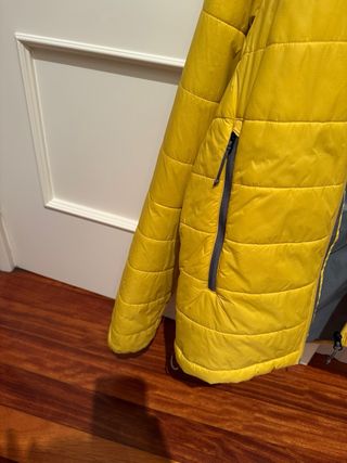 Chaqueta acolchada ligera con capucha