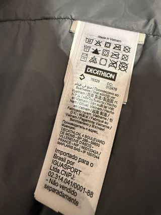 Chaqueta acolchada ligera con capucha