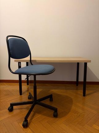 Mesa y silla de estudio