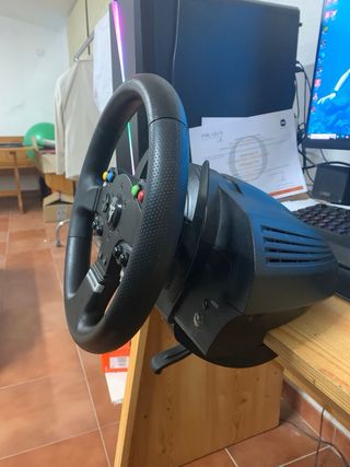 Volante e pedali Thrustmaster TMX