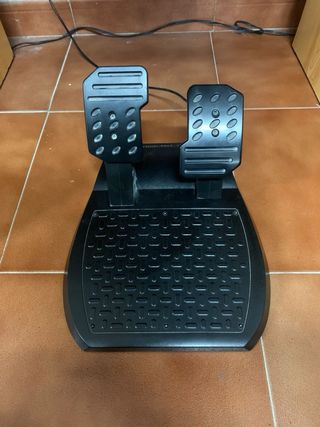 Volante e pedali Thrustmaster TMX